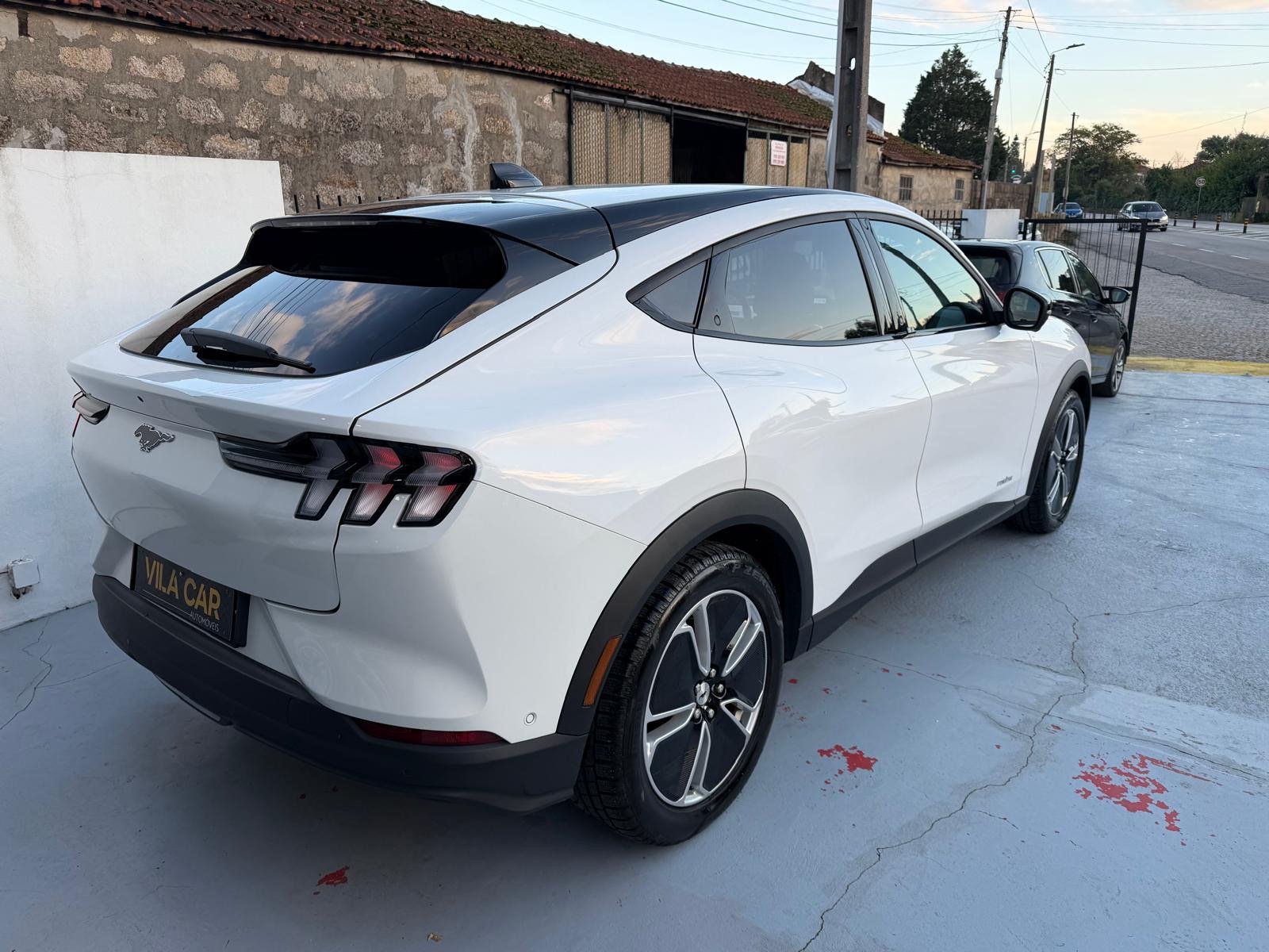 Ford Mustang Mach-E Standard - imagem 11