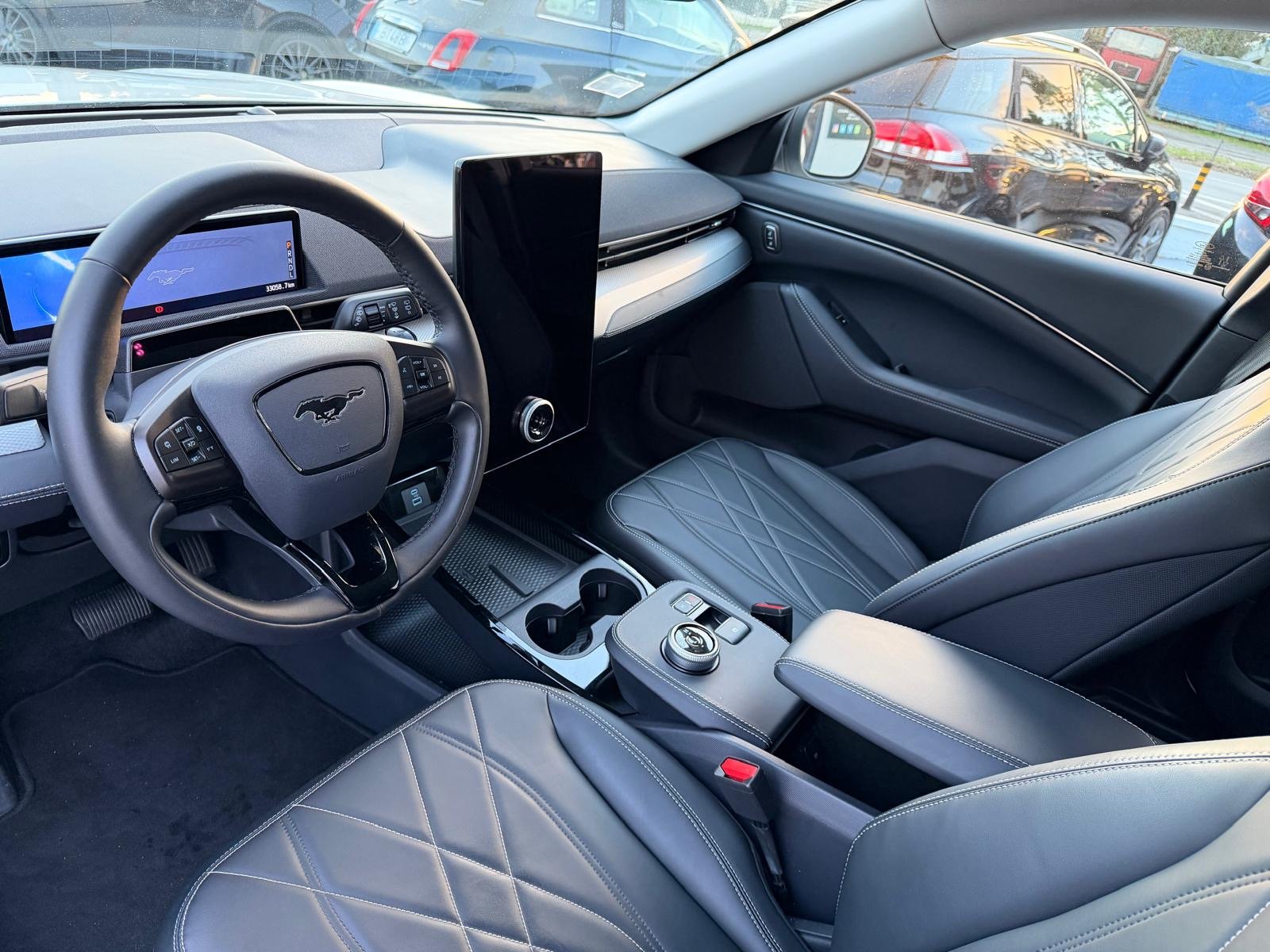 Ford Mustang Mach-E Standard - imagem 25