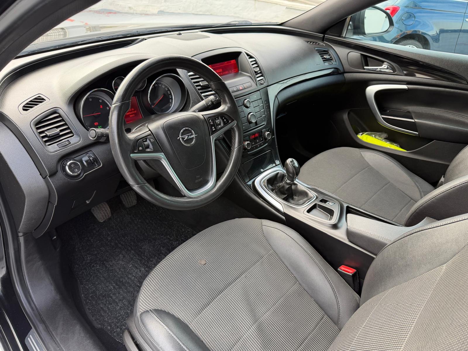 Opel Insignia 2.0 CDTI Cosmo ecoFLEX - imagem 12