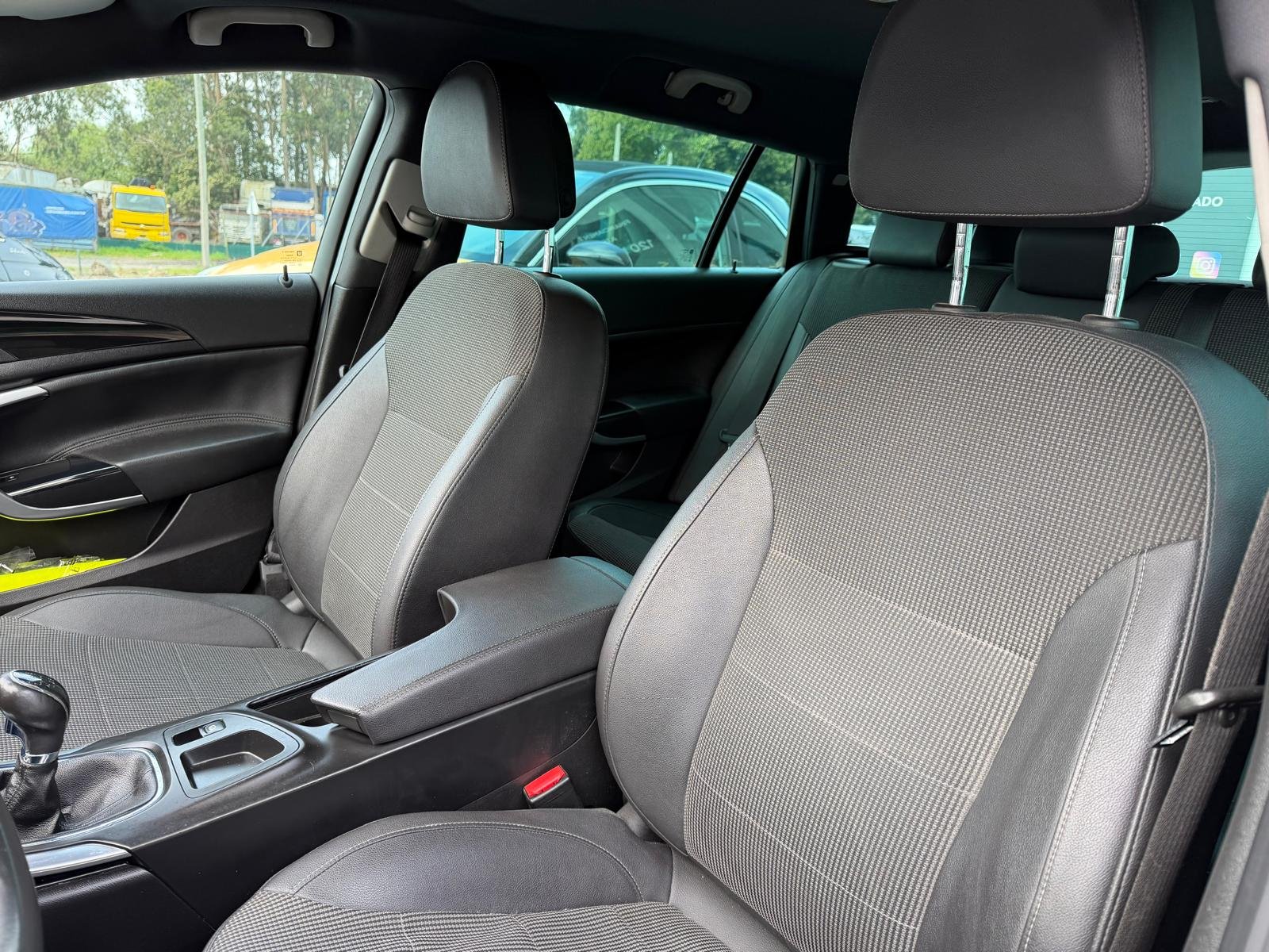 Opel Insignia 2.0 CDTI Cosmo ecoFLEX - imagem 21