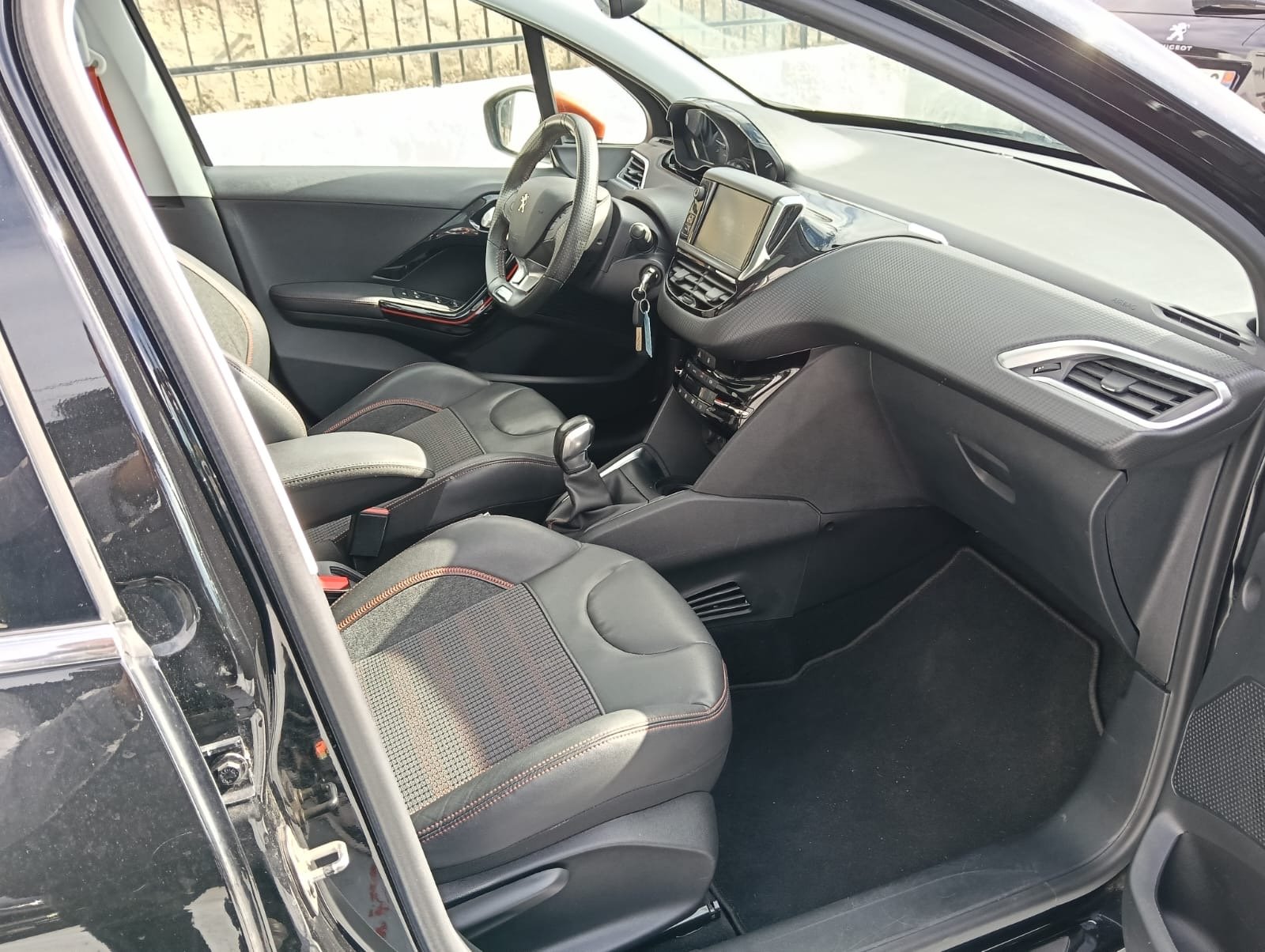 Peugeot 208 - imagem 13