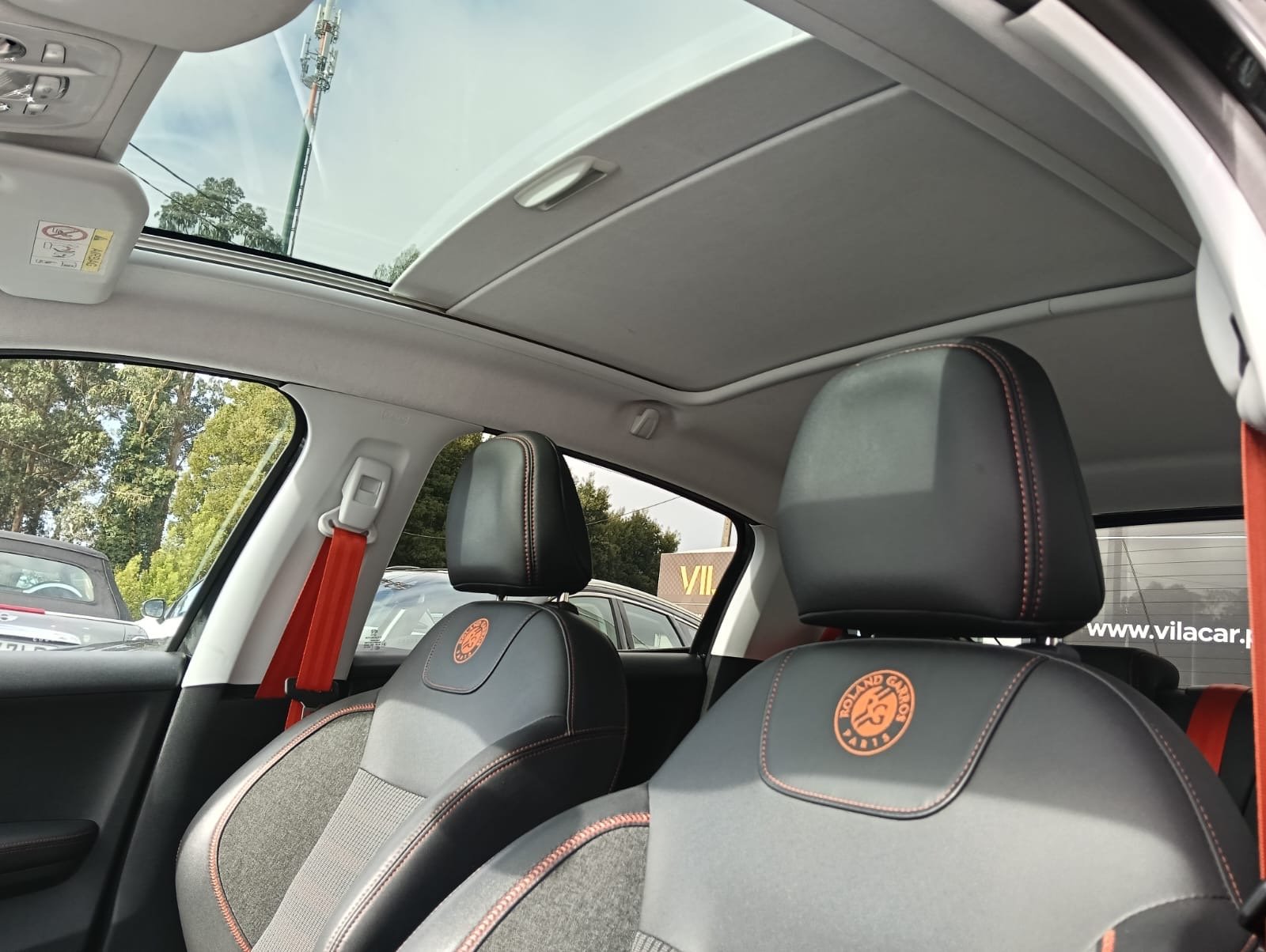 Peugeot 208 - imagem 16