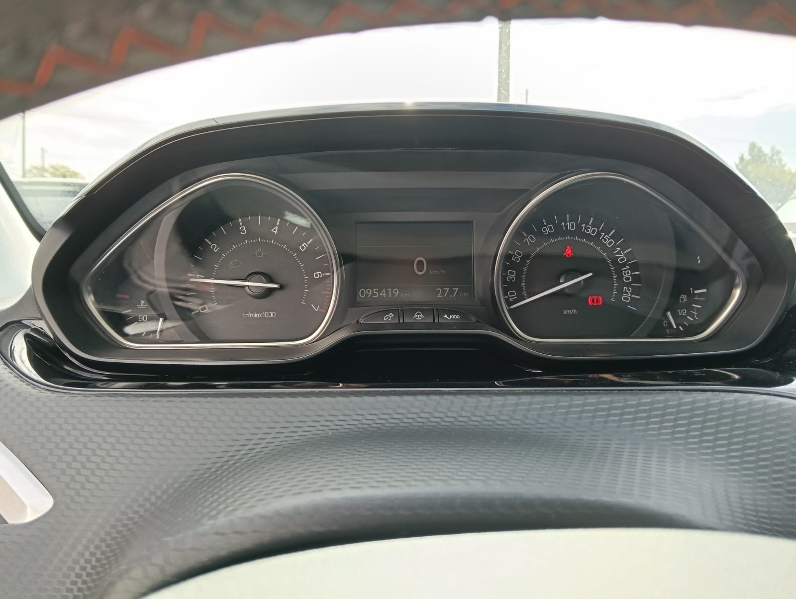 Peugeot 208 - imagem 22