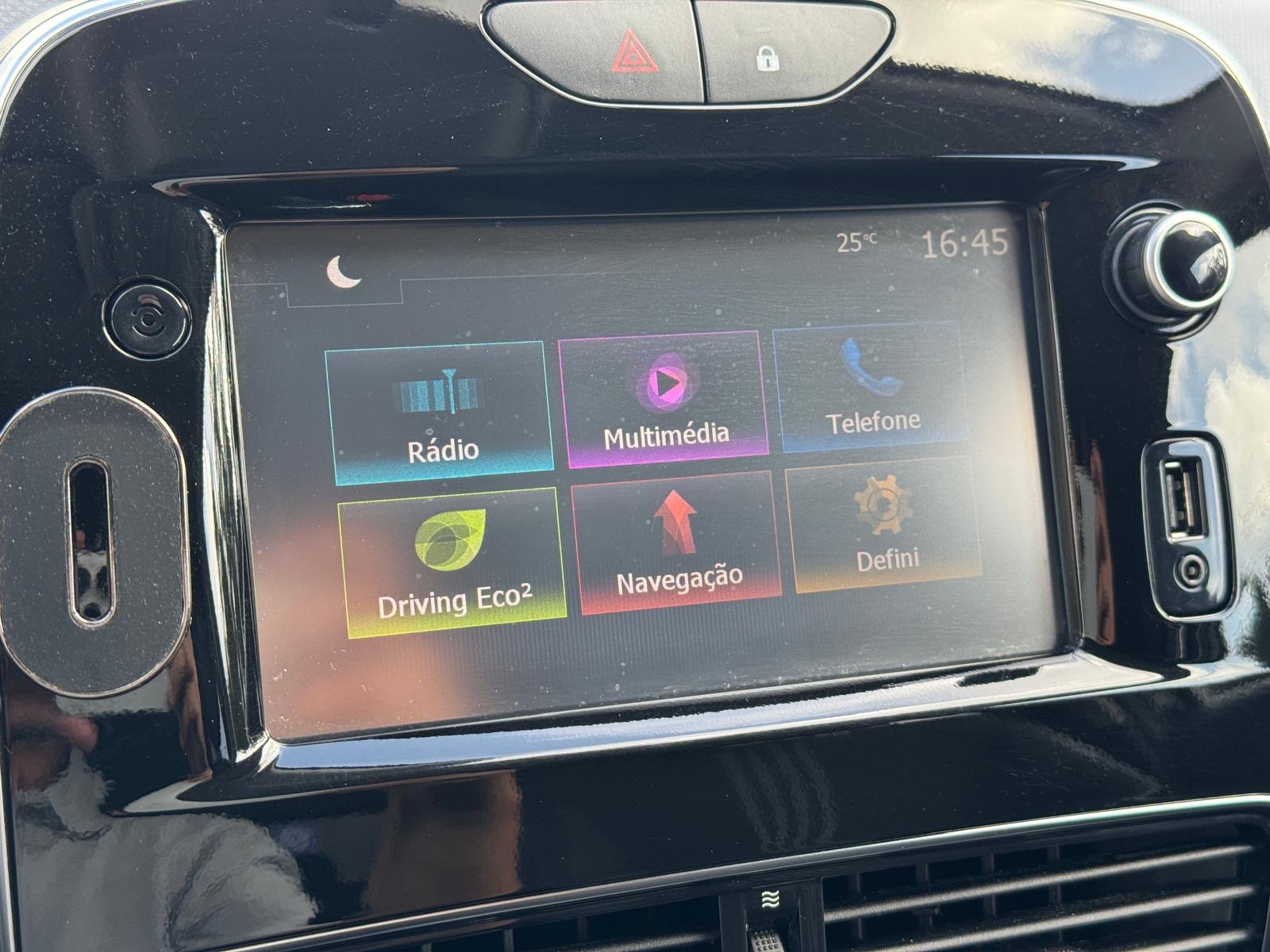 Renault Clio Sport Tourer 1.2 TCe GT Line - imagem 21