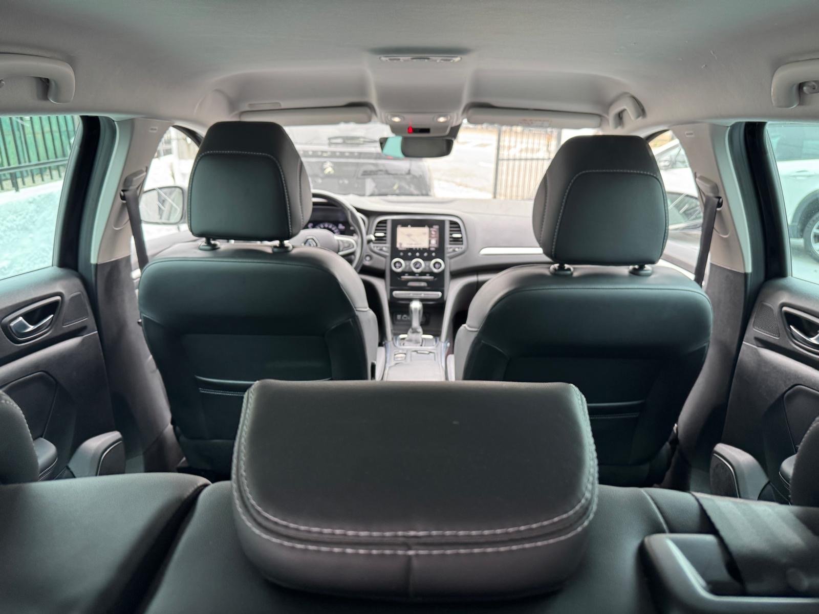 Renault Mégane Sport Tourer 1.5 Blue dCi Limited EDC - imagem 17