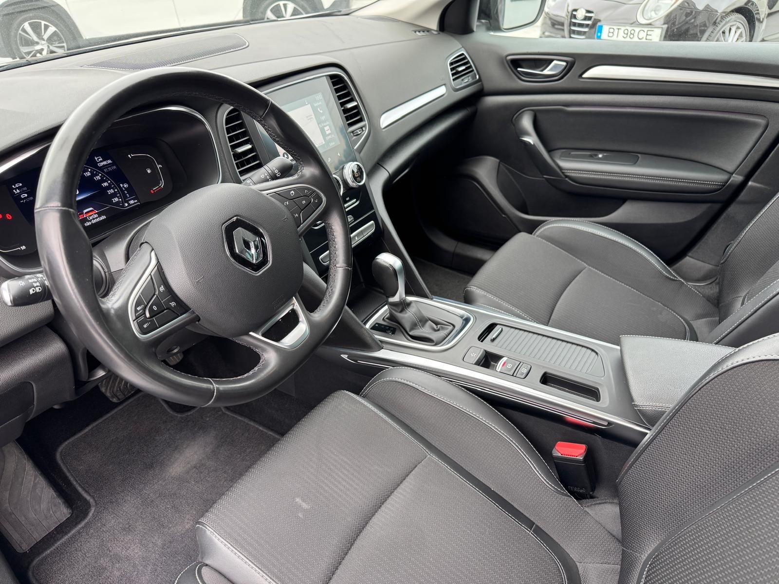 Renault Mégane Sport Tourer 1.5 Blue dCi Limited EDC - imagem 22