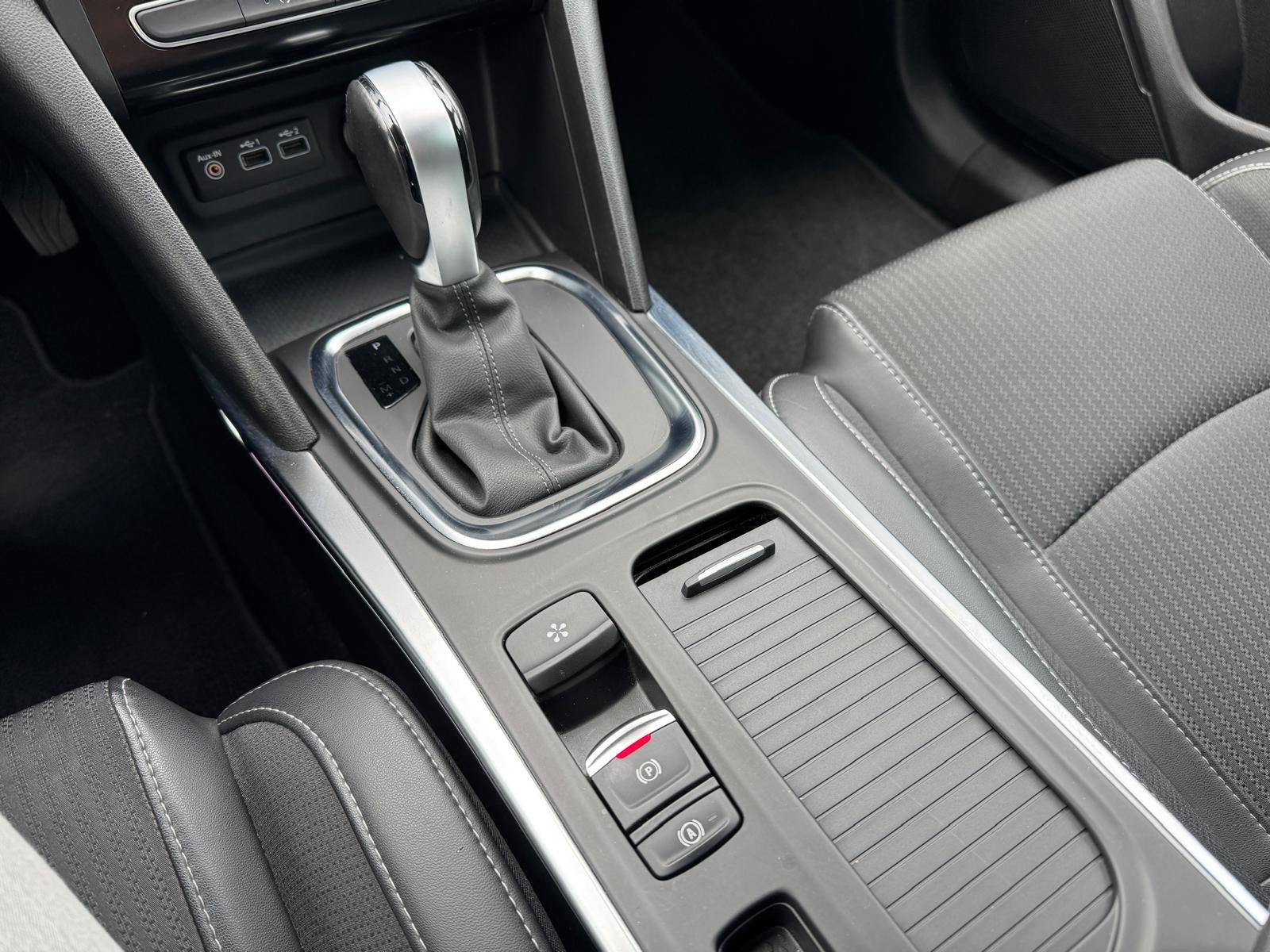 Renault Mégane Sport Tourer 1.5 Blue dCi Limited EDC - imagem 27