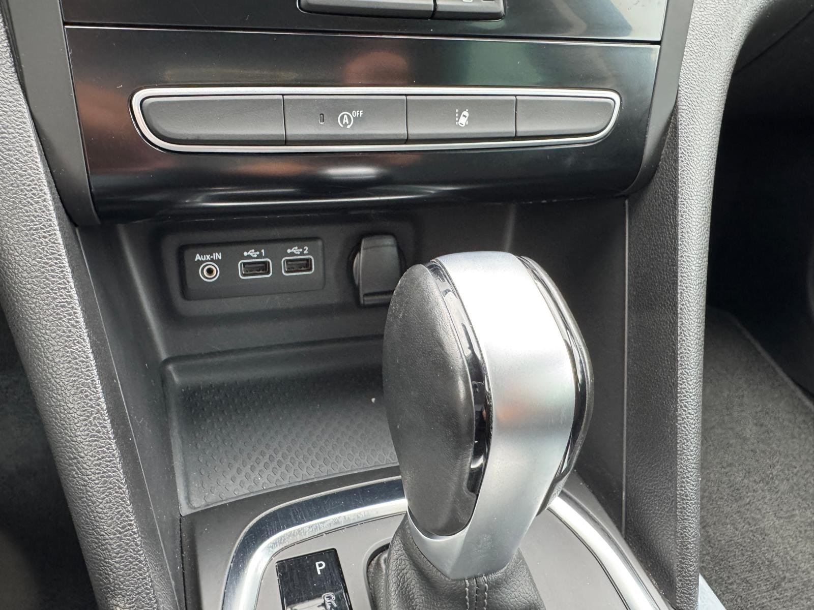 Renault Mégane Sport Tourer 1.5 Blue dCi Limited EDC - imagem 13