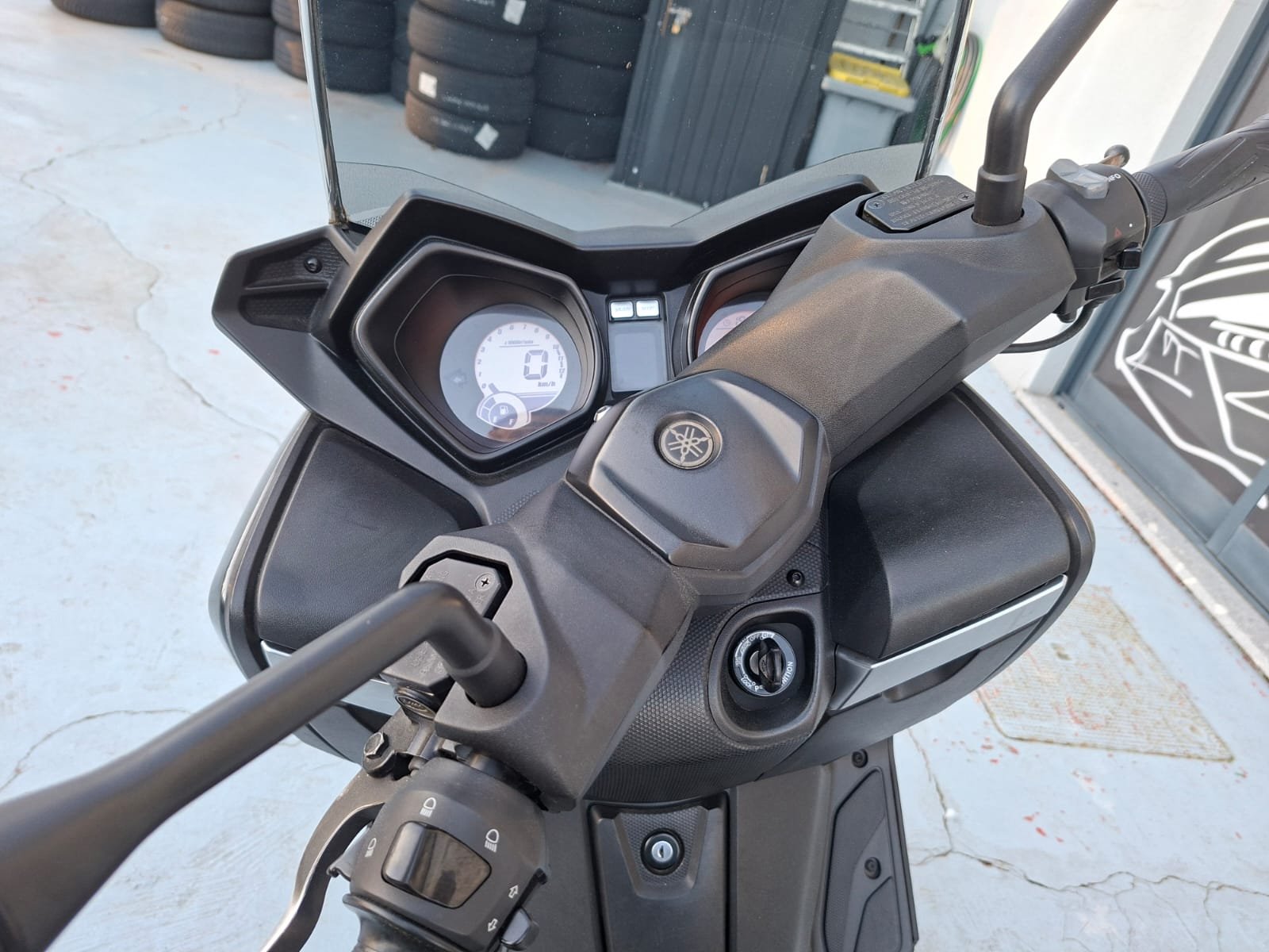 Yamaha X-Max - imagem 11